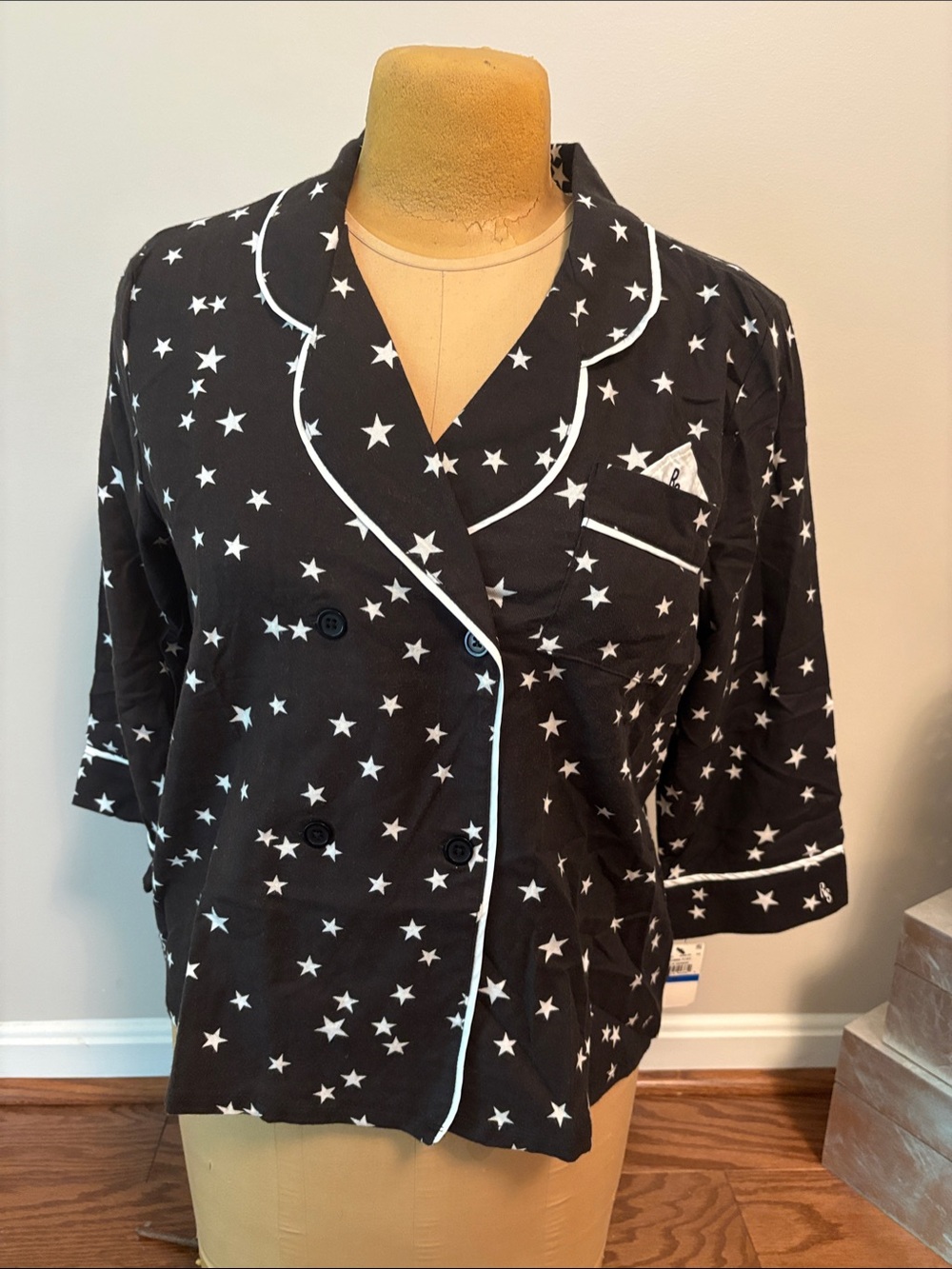 Black Star-Print Women's Pajama Top with White Piping
